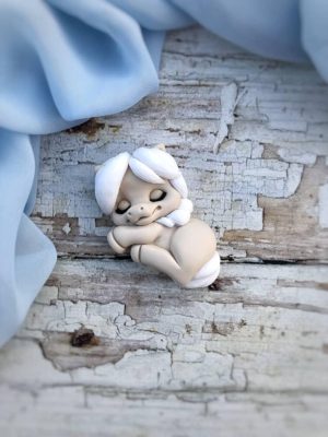Молд коник спить