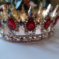 Корона для торту з червоним камінням + топер в подарунок