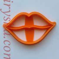 Вирубка пластикова "Поцілунок"  8*4 см